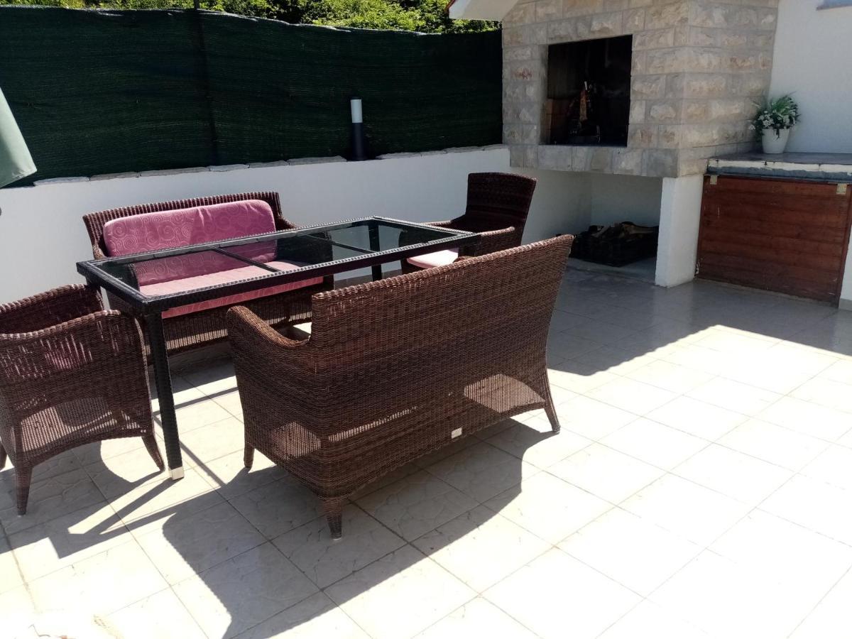 Apartment Lil Ποντστράνα Εξωτερικό φωτογραφία